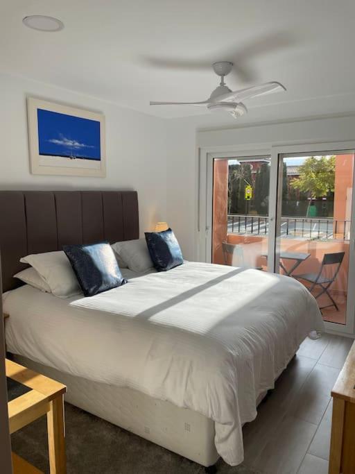 Mar Menor Golf Resort, Luxury Sleeps 6, Views Apartamento